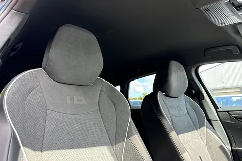  Volkswagen Id.7 Pro S 86kWh Match Plus Tourer Auto 5dr Thumbnail #23