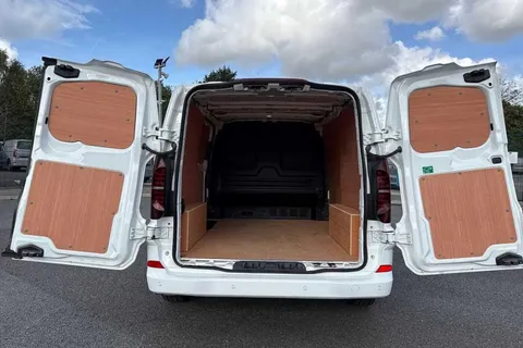 DG25EYB Volkswagen Transporter 2.0 TDI 110 Commerce Plus Van Thumbnail #7