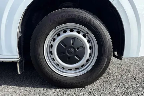 DG25EYB Volkswagen Transporter 2.0 TDI 110 Commerce Plus Van Thumbnail #10