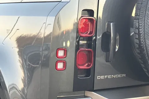KO24WHV Land Rover Defender 90 3.0 D300 X-Dynamic HSE 3dr Thumbnail #21