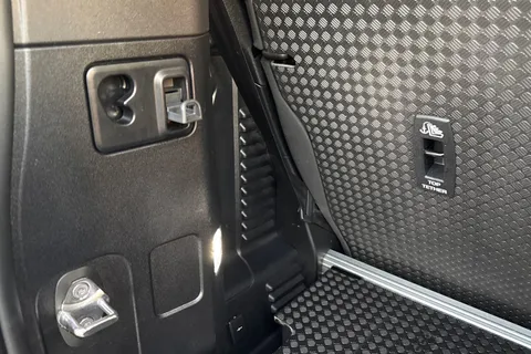 KO24WHV Land Rover Defender 90 3.0 D300 X-Dynamic HSE 3dr Thumbnail #29