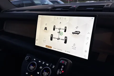 KO24WHV Land Rover Defender 90 3.0 D300 X-Dynamic HSE 3dr Thumbnail #37