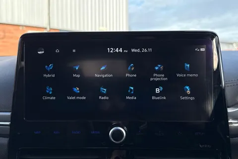 HT22OVZ Hyundai Ioniq 1.6 h-GDi Premium DCT Euro 6 (s/s) 5dr Thumbnail #13