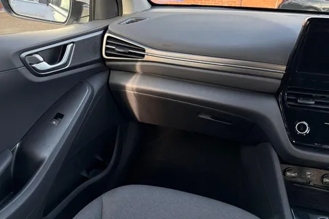 HT22OVZ Hyundai Ioniq 1.6 h-GDi Premium DCT Euro 6 (s/s) 5dr Thumbnail #16