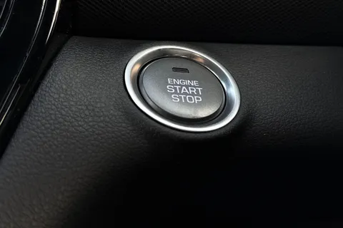 HT22OVZ Hyundai Ioniq 1.6 h-GDi Premium DCT Euro 6 (s/s) 5dr Thumbnail #32