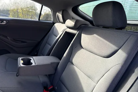 HT22OVZ Hyundai Ioniq 1.6 h-GDi Premium DCT Euro 6 (s/s) 5dr Thumbnail #39