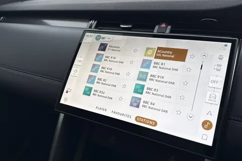 KW74ZKD Land Rover Discovery Sport 2.0 D200 Dynamic HSE 5dr Thumbnail #36