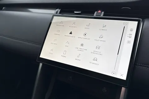 KW74ZKD Land Rover Discovery Sport 2.0 D200 Dynamic HSE 5dr Thumbnail #38