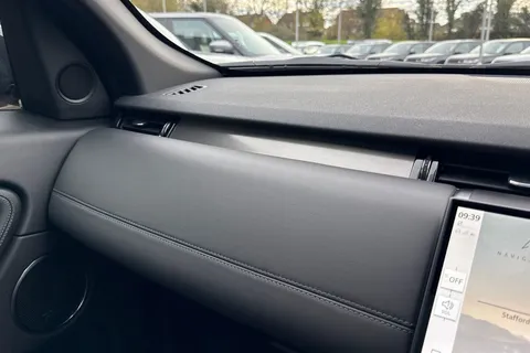 KW74ZKD Land Rover Discovery Sport 2.0 D200 Dynamic HSE 5dr Thumbnail #49