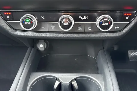 RO25NDJ Honda ZR-V 2.0 eHEV Elegance 5dr CVT Thumbnail #22