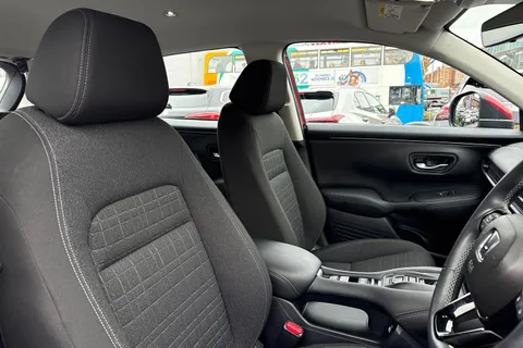 RO25NDJ Honda ZR-V 2.0 eHEV Elegance 5dr CVT Thumbnail #25