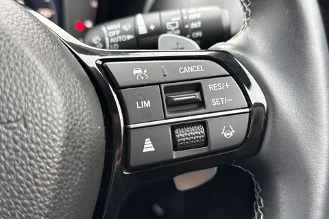 RO25NDJ Honda ZR-V 2.0 eHEV Elegance 5dr CVT Thumbnail #38