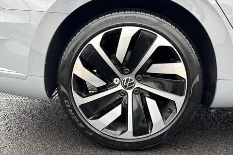 KV24HBB Volkswagen Arteon 2.0 TDI 200 4MOTION R-Line 5dr DSG Thumbnail #8