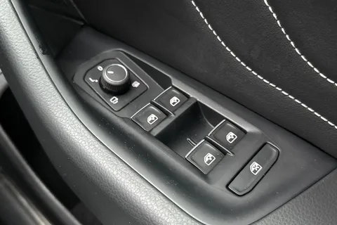 KV24HBB Volkswagen Arteon 2.0 TDI 200 4MOTION R-Line 5dr DSG Thumbnail #19