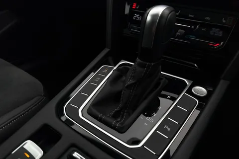 KV24HBB Volkswagen Arteon 2.0 TDI 200 4MOTION R-Line 5dr DSG Thumbnail #42