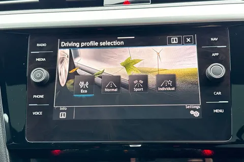 KV24HBB Volkswagen Arteon 2.0 TDI 200 4MOTION R-Line 5dr DSG Thumbnail #46