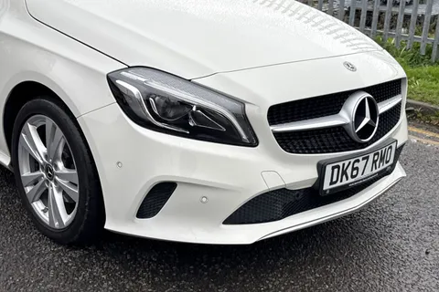 DK67RMO Mercedes-Benz A Class 2.1 A200d Sport (Premium) 7G-DCT Euro 6 (s/s) 5dr Thumbnail #10