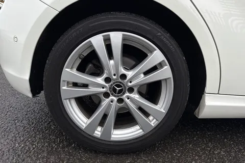 DK67RMO Mercedes-Benz A Class 2.1 A200d Sport (Premium) 7G-DCT Euro 6 (s/s) 5dr Thumbnail #12