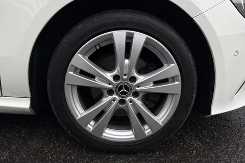 DK67RMO Mercedes-Benz A Class 2.1 A200d Sport (Premium) 7G-DCT Euro 6 (s/s) 5dr Thumbnail #13