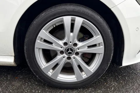 DK67RMO Mercedes-Benz A Class 2.1 A200d Sport (Premium) 7G-DCT Euro 6 (s/s) 5dr Thumbnail #14