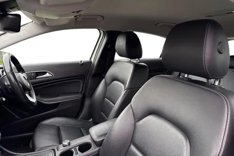 DK67RMO Mercedes-Benz A Class 2.1 A200d Sport (Premium) 7G-DCT Euro 6 (s/s) 5dr Thumbnail #17