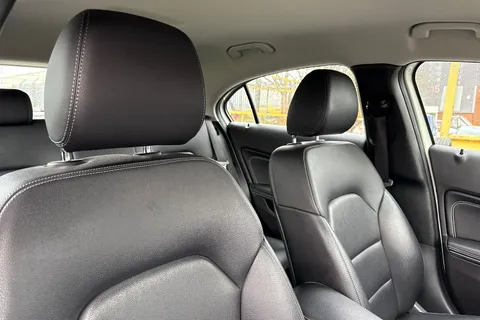 DK67RMO Mercedes-Benz A Class 2.1 A200d Sport (Premium) 7G-DCT Euro 6 (s/s) 5dr Thumbnail #25