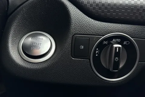 DK67RMO Mercedes-Benz A Class 2.1 A200d Sport (Premium) 7G-DCT Euro 6 (s/s) 5dr Thumbnail #34