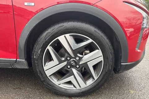 YP23WMD Hyundai Bayon 1.0 T-GDi MHEV Premium DCT Euro 6 (s/s) 5dr Thumbnail #22