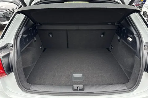 DK74XKZ Audi Q2 Black Edition 35 TFSI  150 PS S tronic Thumbnail #11