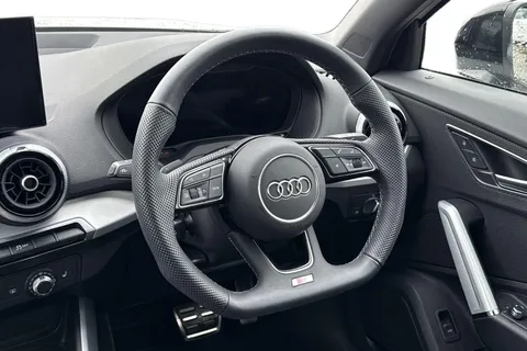 DK74XKZ Audi Q2 Black Edition 35 TFSI  150 PS S tronic Thumbnail #14