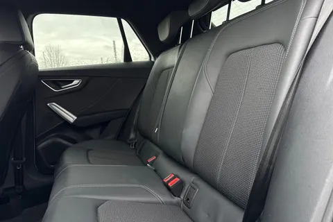 DK74XKZ Audi Q2 Black Edition 35 TFSI  150 PS S tronic Thumbnail #15