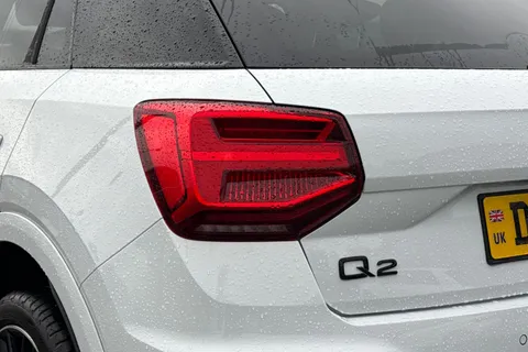 DK74XKZ Audi Q2 Black Edition 35 TFSI  150 PS S tronic Thumbnail #17