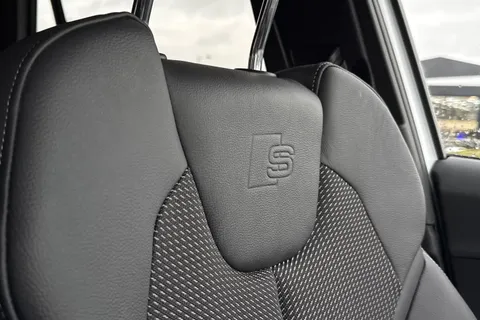 DK74XKZ Audi Q2 Black Edition 35 TFSI  150 PS S tronic Thumbnail #40