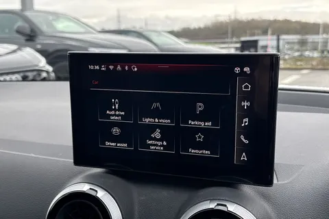 DK74XKZ Audi Q2 Black Edition 35 TFSI  150 PS S tronic Thumbnail #43