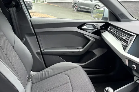  Audi A1 1.0 TFSI 30 S line Sportback Euro 6 (s/s) 5dr Thumbnail #15