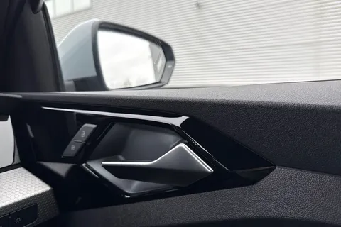  Audi A1 1.0 TFSI 30 S line Sportback Euro 6 (s/s) 5dr Thumbnail #18