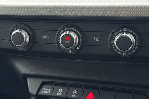  Audi A1 1.0 TFSI 30 S line Sportback Euro 6 (s/s) 5dr Thumbnail #19