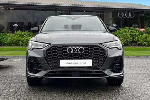 NJ72GYK Audi Q3 Black Edition 45 TFSI e  245 PS S tronic Thumbnail #7