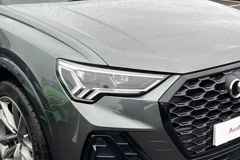 NJ72GYK Audi Q3 Black Edition 45 TFSI e  245 PS S tronic Thumbnail #10