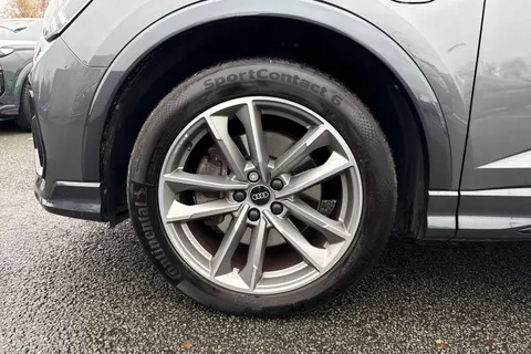 NJ72GYK Audi Q3 Black Edition 45 TFSI e  245 PS S tronic Thumbnail #12