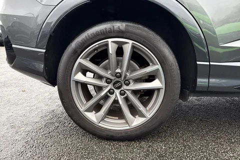 NJ72GYK Audi Q3 Black Edition 45 TFSI e  245 PS S tronic Thumbnail #13