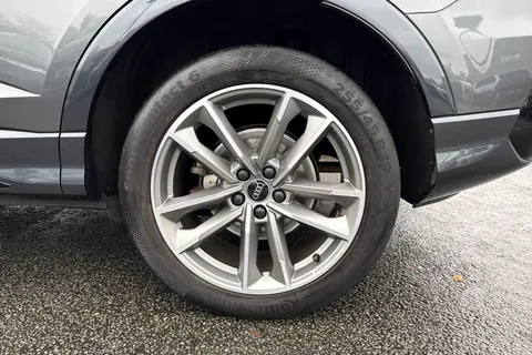 NJ72GYK Audi Q3 Black Edition 45 TFSI e  245 PS S tronic Thumbnail #14