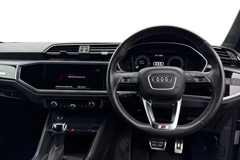 NJ72GYK Audi Q3 Black Edition 45 TFSI e  245 PS S tronic Thumbnail #19