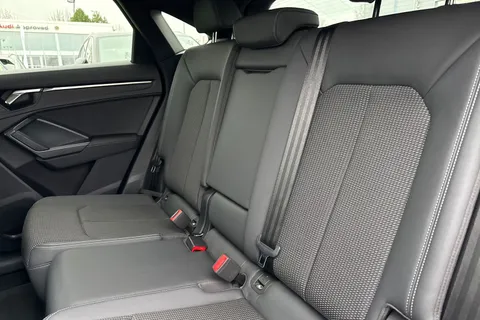 NJ72GYK Audi Q3 Black Edition 45 TFSI e  245 PS S tronic Thumbnail #20