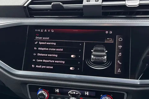 NJ72GYK Audi Q3 Black Edition 45 TFSI e  245 PS S tronic Thumbnail #35