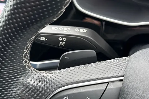 NJ72GYK Audi Q3 Black Edition 45 TFSI e  245 PS S tronic Thumbnail #42