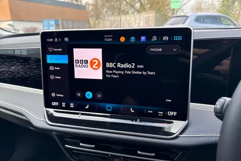  Volkswagen Passat 1.5 eTSI MHEV Elegance DSG Euro 6 (s/s) 5dr Thumbnail #42