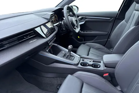 Audi A3 1.5 TFSI Black Edition Sportback Euro 6 (s/s) 5dr Thumbnail #15