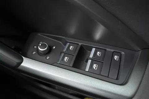 NJ72GYK Audi Q3 Black Edition 45 TFSI e  245 PS S tronic Thumbnail #48