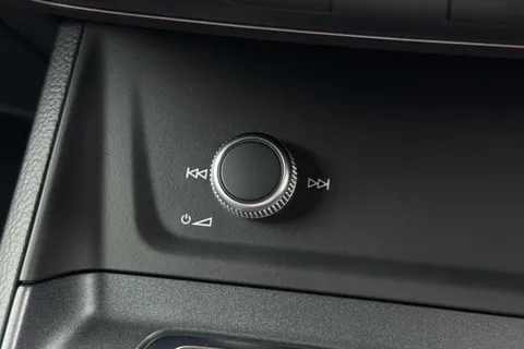 NJ72GYK Audi Q3 Black Edition 45 TFSI e  245 PS S tronic Thumbnail #50